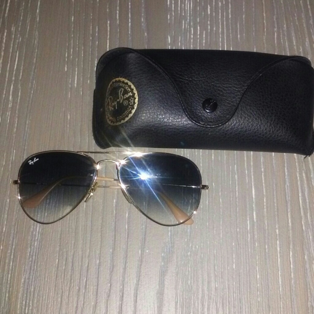 Classic aviator sunglasses